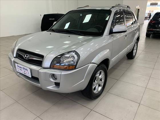 HYUNDAI TUCSON 2.0 MPFI GLS 16V 143CV 2WD FLEX 4P AUTOMÁTICO HYUNDAI TUCSON 2.0 MPFI GLS 16V 143CV 2WD FLEX 4P AUTOMÁTICO